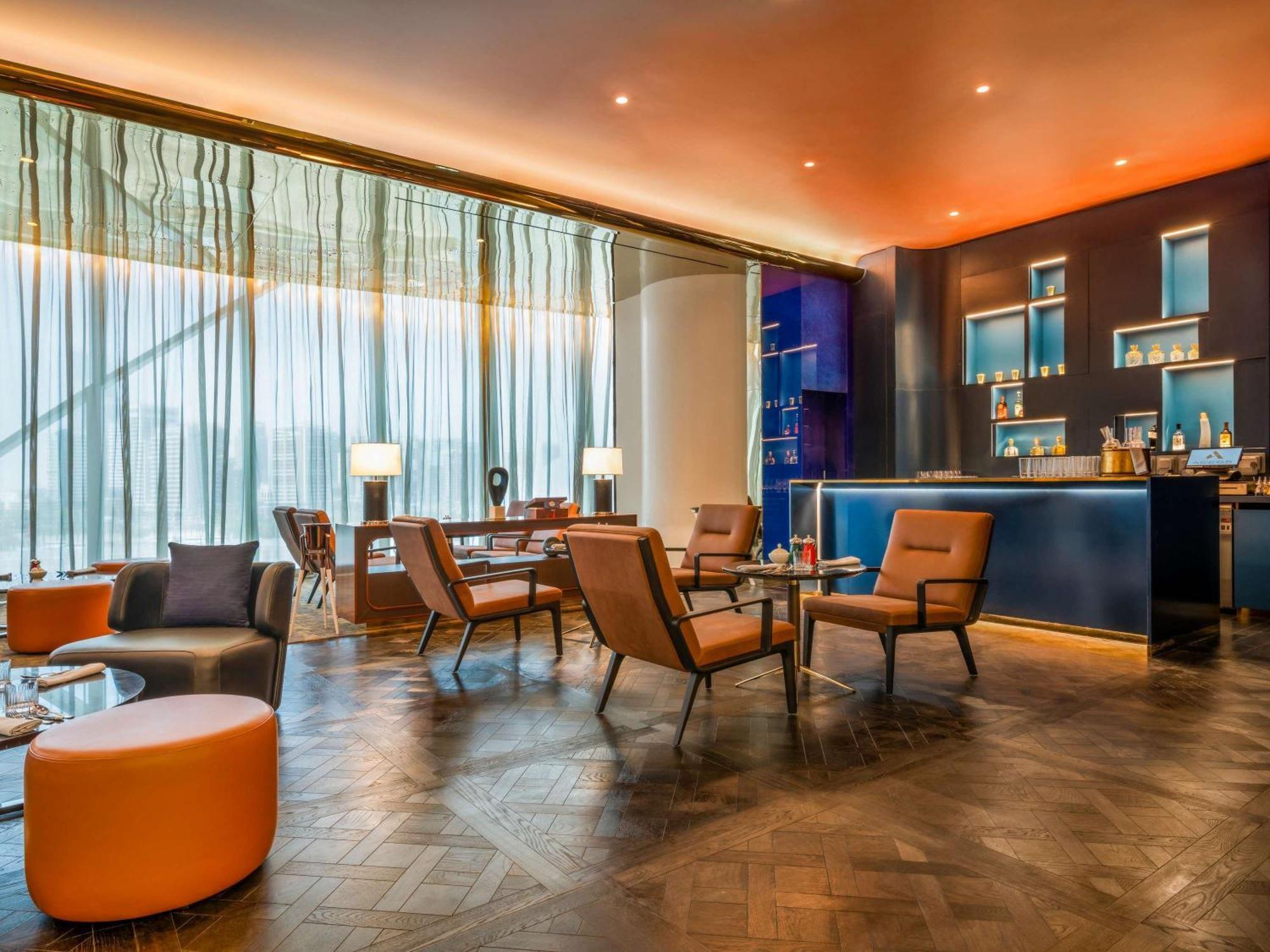 Fairmont Doha 호텔 Lusail 외부 사진 The Club Lounge at the hotel